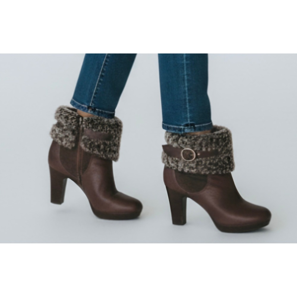 UGG Scarlett Brown Leather Sheepskin Heeled Ankle Boots SZ 7 boho chic festival